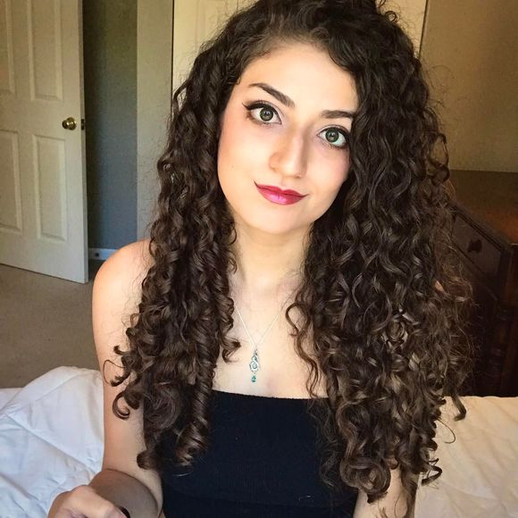 Meet your Posher, Laura - Picture 1 of 1